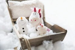 Nici 48161 MagNICI Einhorn Theodor Im Schneeanzug 12cm Magnetfigur Plüsch GREEN -Nici 48166 10 48163 48162 Milieu vorl 2048x1365